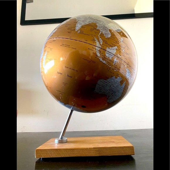 Vintage gold Globe with wooden base - Picture 6 of 6